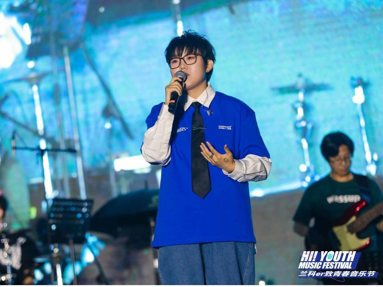 beat365官网唯一入口：草地音乐节，嗨唱燃爆毕业季！