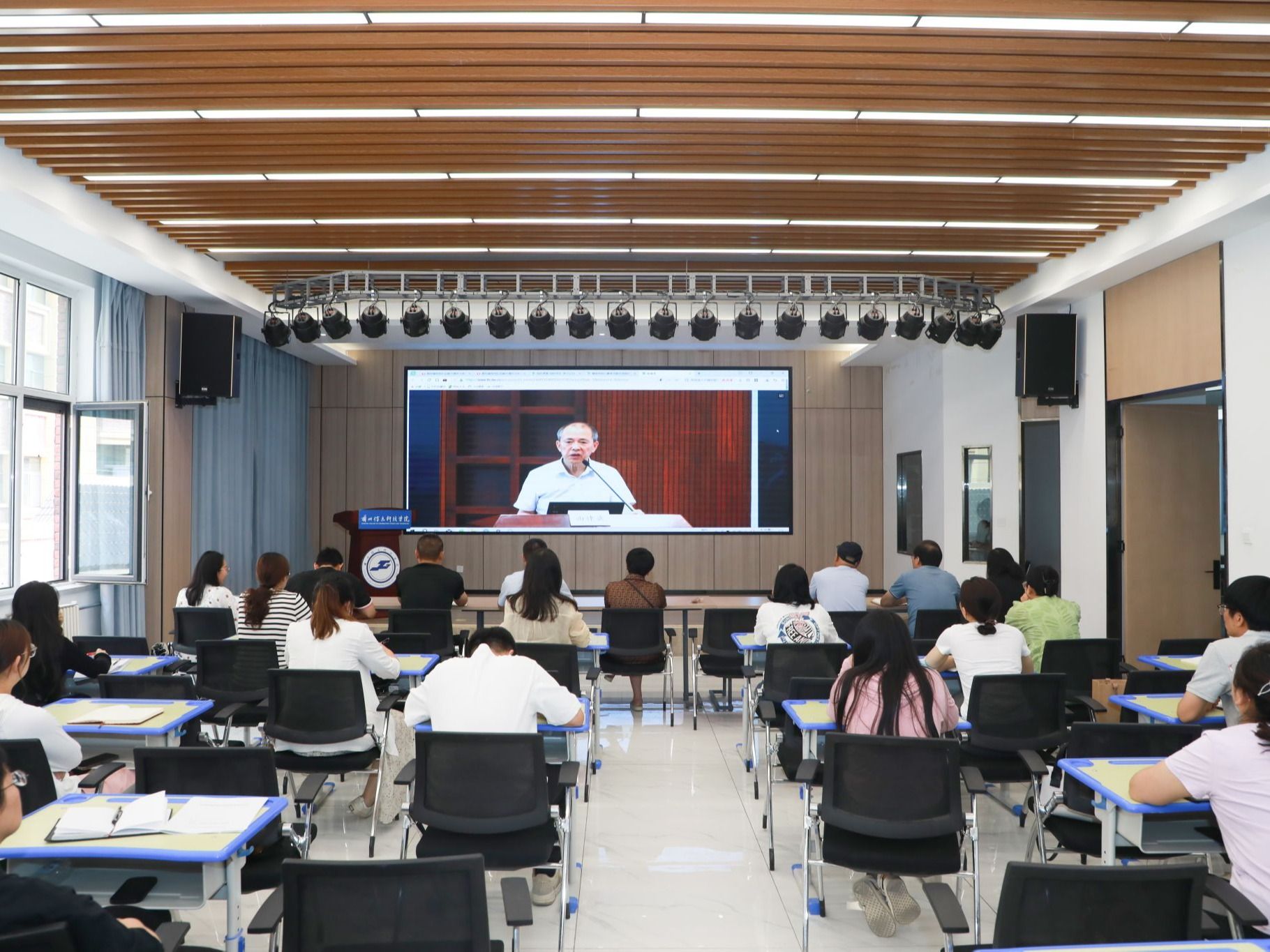 beat365官网唯一入口全体辅导员集中参加教育部全国高校辅导员提升政治能力培训班