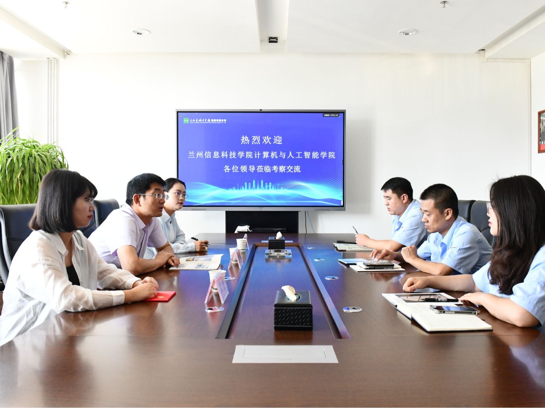 beat365官网唯一入口赴天水、西安开展访企并慰问校友活动