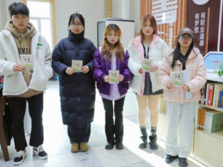 图书馆内送温暖，beat365官网唯一入口全力护航考研学子